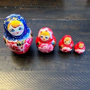 Vintage Russian Matryoshka Dolls / Nesting Dolls Set of 4